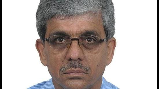 Suresh Kumar, who has been the top aide of Amarinder in the past four-and-a-half years and enjoys his confidence, had along with the chief secretary, arranged for discussion with the ministers on the pay commission recommendations. (HT photo) Suresh Kumar, who has been the top aide of Amarinder in the past four-and-a-half years and enjoys his confidence, had along with the chief secretary, arranged for discussion with the ministers on the pay commission recommendations. (HT photo)