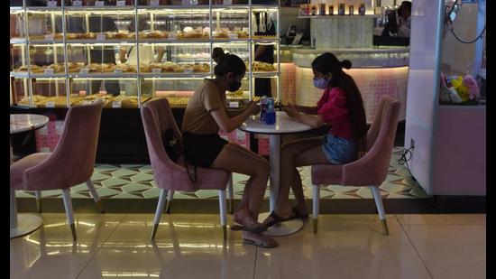Delhi restaurants were granted permission to reopen dine-in spaces at 50% occupancy from Monday on one-week trial basis (Photo: Raj K Raj / HT)
