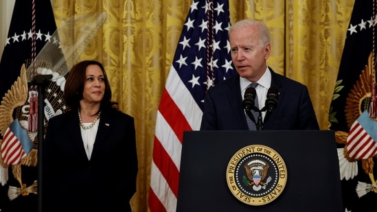 US President Joe Biden speaks prior to signing of the Juneteenth National Independence Day Act into law as Vice President Kamala Harris stands by in the East Room of the White House in Washington, U.S. June 17, 2021. (REUTERS / Carlos Barria)