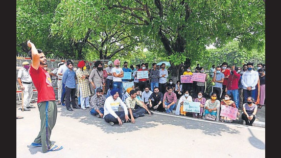 Students of Panjab University staging a protest outside vice-chancellor’s office on the campus in Chandigarh on Friday. (Ravi Kumar/HT) Students of Panjab University staging a protest outside vice-chancellor’s office on the campus in Chandigarh on Friday. (Ravi Kumar/HT)