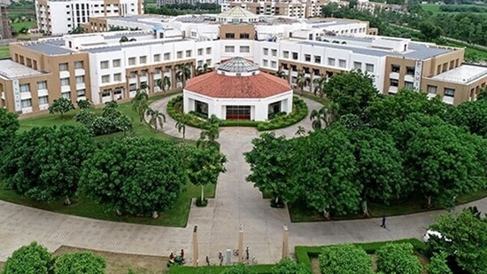 The engineering schools of NMIMS – Mukesh Patel School of Technology Management and Engineering (MPSTME) and School of Technology Management and Engineering (STME) – offer pioneering programs in engineering which are known for their research-focused approach and consistent academic quality.