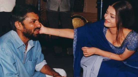 Aishwarya Rai Bachchan and Sanjay Leela Bhansali on the sets of Hum Dil De Chuke Sanam.