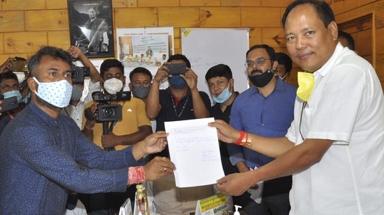 The Congress, meanwhile, expelled Rupjyoti Kurmi from the party with immediate effect.. (PTI Photo)(PTI06_18_2021_000058B) (PTI) The Congress, meanwhile, expelled Rupjyoti Kurmi from the party with immediate effect.. (PTI Photo)(PTI06_18_2021_000058B) (PTI)