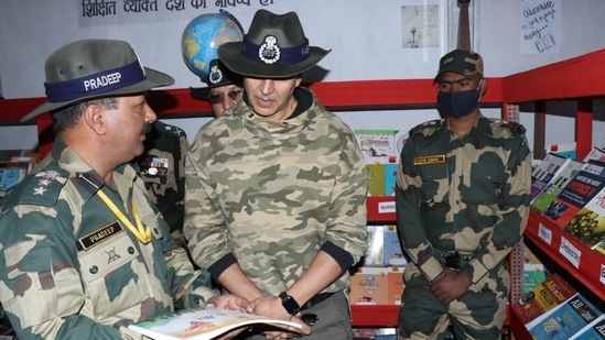 Akshay Kumar was impressed by the library that the BSF set up at a remote area in Bandipora.