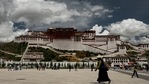 The number of visitors is limited to 5,000 per day at Potala Palace in Tibet, the former home of the Dalai Lamas.(Unsplash) The number of visitors is limited to 5,000 per day at Potala Palace in Tibet, the former home of the Dalai Lamas.(Unsplash)