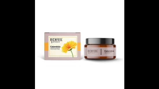 The calendula flower extract face pack by Richfeel Naturals The calendula flower extract face pack by Richfeel Naturals