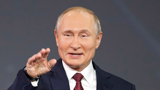British Secretary of State for Defense Ben Wallace earlier said that Johnson and Putin could meet after the Russia-US summit held on June 16(AP file photo) British Secretary of State for Defense Ben Wallace earlier said that Johnson and Putin could meet after the Russia-US summit held on June 16(AP file photo)
