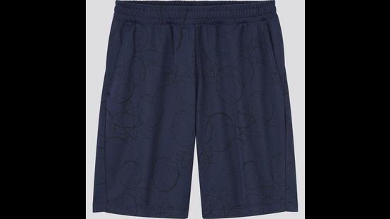 The quick drying printed knee length shorts by Uniqlo The quick drying printed knee length shorts by Uniqlo