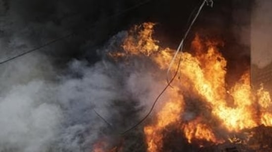 Maharashtra: Fire broke out in Mumbai's Malad West on Monday. (File Photo / Representational Image)