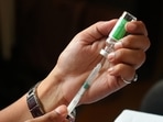Indore district administration had set up 675 immunization centers where a total of 1,140 sessions of vaccinations were organised from 8 am to 9 pm.(PTI)