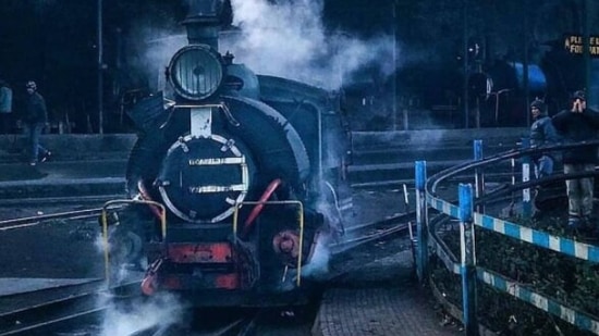 Darjeeling Toy Train: This World Heritage Site is one of the oldest mountain railway route in India. The ride begins at New Jalpaiguri and gives you a view of tea fields, steep mountains and dense forests. (Instagram/@ilovesiliguri)
