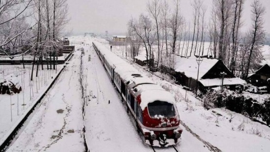 Kashmir Valley Railways: You need to experience this train journey at least once in your life. The snow-capped mountains make the entire journey even more special. (Instagram/@expedition2india)
