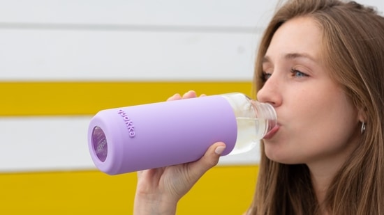 Rehydrate after class: To avoid soreness, it is very important to hydrate yourself and restore electrolytes. Drink at least 5-6 glasses of water every day. (Unsplash)