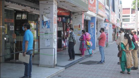 The shop owners have been directed to ensure that Covid protocol is duly followed. (HT File Photo) The shop owners have been directed to ensure that Covid protocol is duly followed. (HT File Photo)