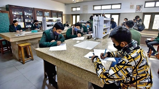 After cancellation of their exams, students in classes 9 and 11 were promoted. (HT File Photo) After cancellation of their exams, students in classes 9 and 11 were promoted. (HT File Photo)