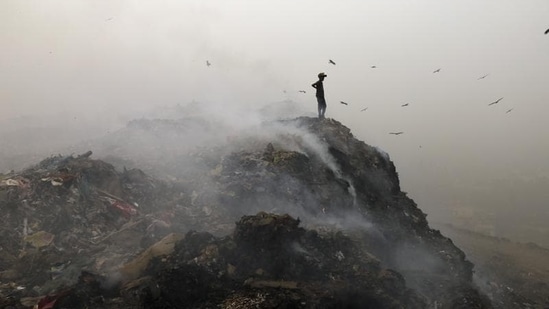 PM10 will be the predominant pollutant owing to strong surface winds favourable for raising dust concentration locally and transport of dust from arid regions. (HT photo)