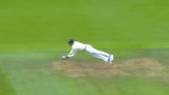 WTC Final: Shubman Gill takes a catch to dismiss Ross Taylor (Twitter) WTC Final: Shubman Gill takes a catch to dismiss Ross Taylor (Twitter)