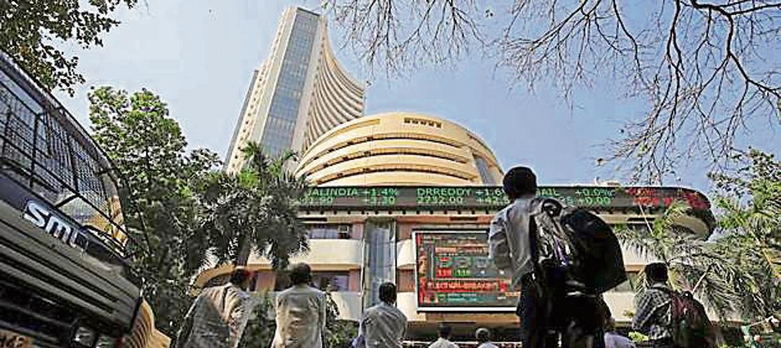 From the Sensex pack, Bajaj Finserv, Kotak Mahindra Bank, Hindustan Unilever, Mahindra &amp; Mahindra, Bajaj Finance and Nestle were among the major laggards.