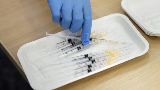 The CDC has been investigating cases of heart inflammation mainly in young men for several months. Bloomberg (Bloomberg) The CDC has been investigating cases of heart inflammation mainly in young men for several months. Bloomberg (Bloomberg)