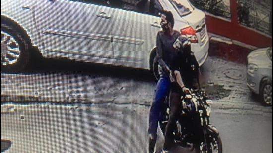 In the latest incident, Vikki along with an accomplice had fled with a woman’s gold chain in Panchkula on June 4. (CCTV footage) In the latest incident, Vikki along with an accomplice had fled with a woman’s gold chain in Panchkula on June 4. (CCTV footage)