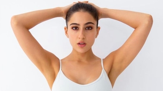 Sara Ali Khan shared a new picture in sporty outfit.