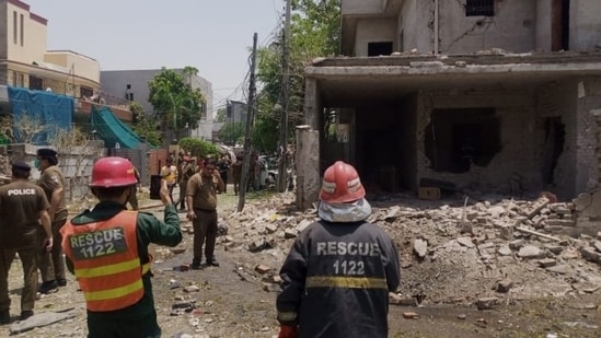 Resuce 1122 officials at the blast site in Lahore's Johar town in Pakistan. (Dawn News/Twitter)