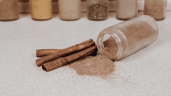 Cinnamon water with honey: Honey is packed with essential vitamins, minerals, and healthy fats. Cinnamon helps lose visceral fat and promotes weight loss. This ingredient is also used to treat common colds, allergies, cholesterol, bladder infections, etc. (Unsplash) Cinnamon water with honey: Honey is packed with essential vitamins, minerals, and healthy fats. Cinnamon helps lose visceral fat and promotes weight loss. This ingredient is also used to treat common colds, allergies, cholesterol, bladder infections, etc. (Unsplash)