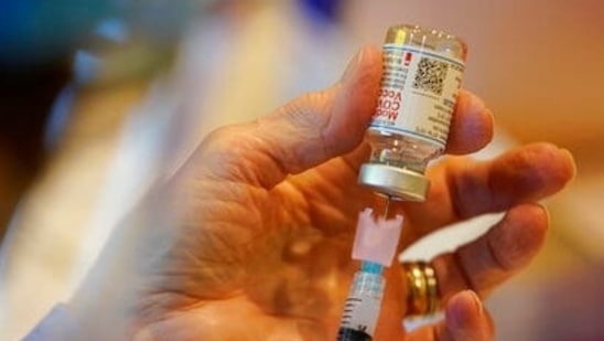 Bihar, one of the worst-hit states in the nation, has been reporting a decline in daily Covid-19 cases.(AP) Bihar, one of the worst-hit states in the nation, has been reporting a decline in daily Covid-19 cases.(AP)