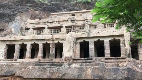 Undavalli Caves: The Undavalli Caves, one of the finest testimonials to ancient viswakarma sthapathis, are situated nearly 6 km from Vijayawada in Guntur City.  (Instagram/@livehistoryindia)