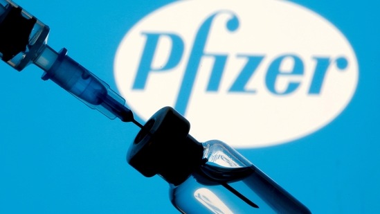 Pfizer's effectiveness against Delta variant remains 90 per cent, its medical director has said.(REUTERS)