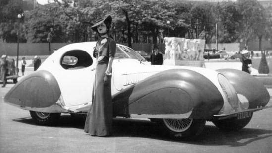 A Talbot-Lago from 1938, with its then owner, Stella de Kapurthala, in Paris. This was the maharani’s prized possession and wedding gift. Their streamlined design earned them the French nickname Goutte d’Eau (drop of water). The English called them Teardrop Talbots.(Penguin India/ Peter Larsen Collection)