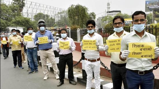 Several candidates protested in Patna on Wednesday alleging irregularities in the merit list for recruitment of secondary school teachers. (HT Photo/Representative/File) Several candidates protested in Patna on Wednesday alleging irregularities in the merit list for recruitment of secondary school teachers. (HT Photo/Representative/File)