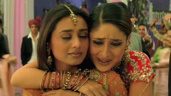 Kareena Kapoor Khan and Rani Mukerji in Mujhse Dosti Karoge.