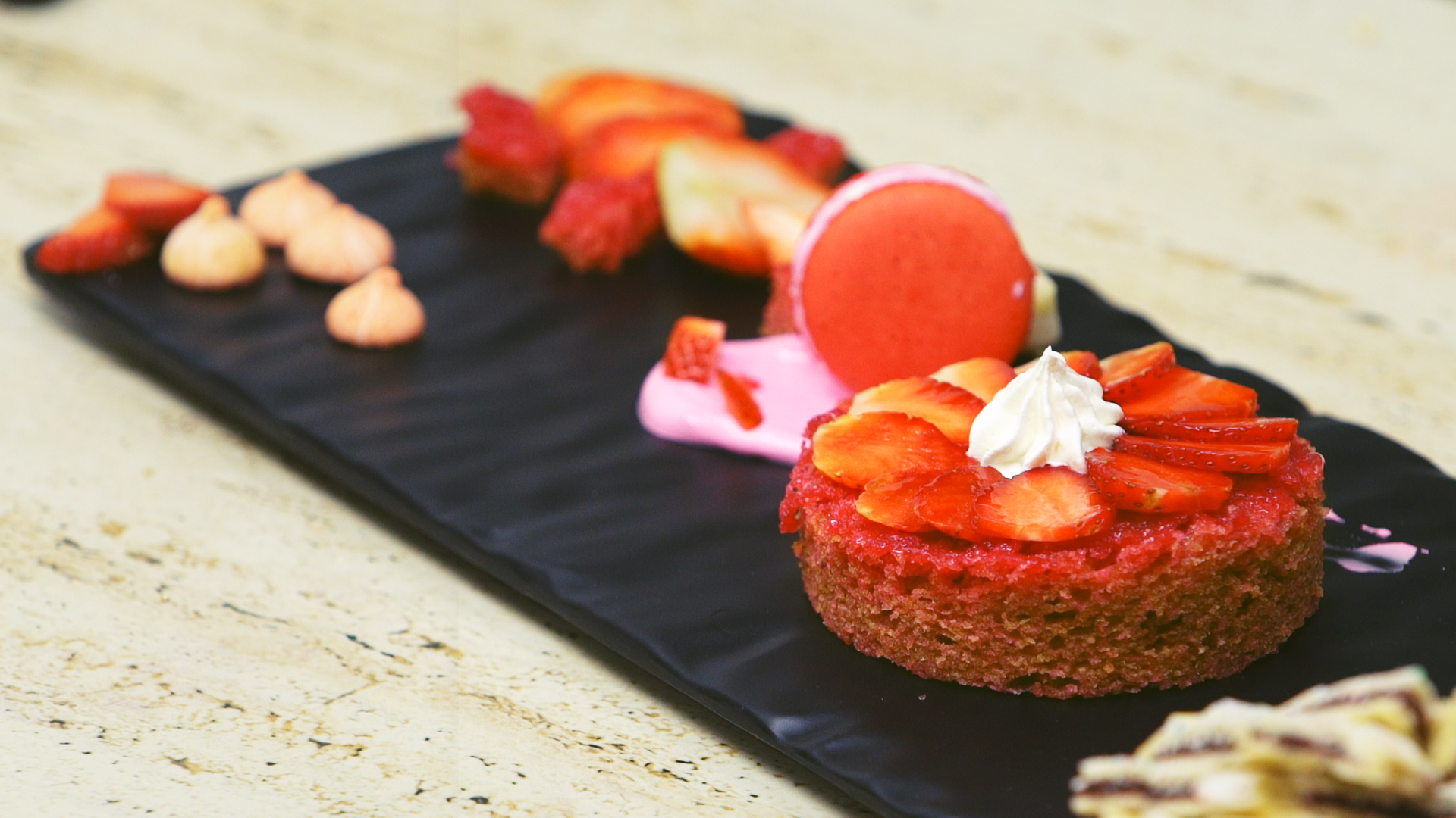 Strawberry sponge cake(Whirlpool of India)