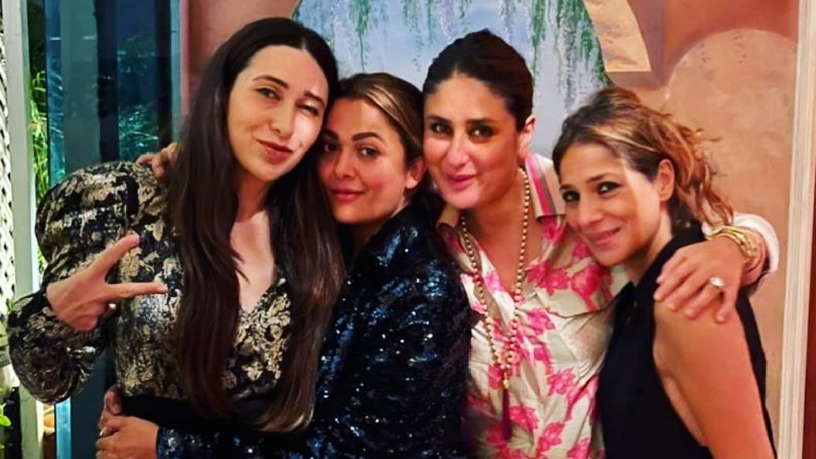 Inside Karisma Kapoors Birthday Party With Kareena Kapoor And Amrita Arora See Photo
