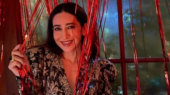 Karisma Kapoor looked absolutely ravishing in the pictures she shared to her Instagram giving teenage daughter Samaira Kapur credit for the shots.(Instagram)