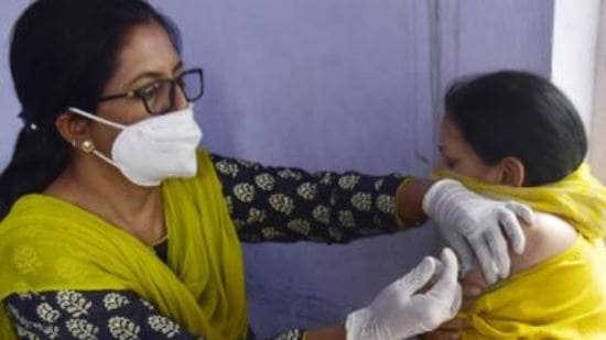 Fewer private hospitals booking vaccine doses in Punjab Fewer private hospitals booking vaccine doses in Punjab