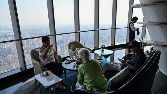 Ondartet tumor træthed Turbine Restaurant on 120th floor, 24x7 butler service. This Shanghai hotel is  offering luxury in the clouds | World News - Hindustan Times