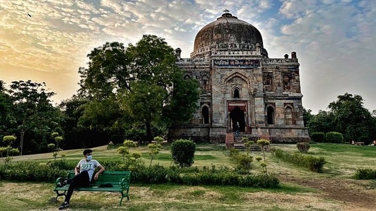 Meanwhile, the circular garden with rose beds in front of the tiny Mughal pavilion is empty. Meanwhile, the circular garden with rose beds in front of the tiny Mughal pavilion is empty.