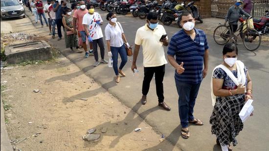 People stand in a queue for a dose of the Covid-19 vaccine in Bhubaneswar. (File photo)