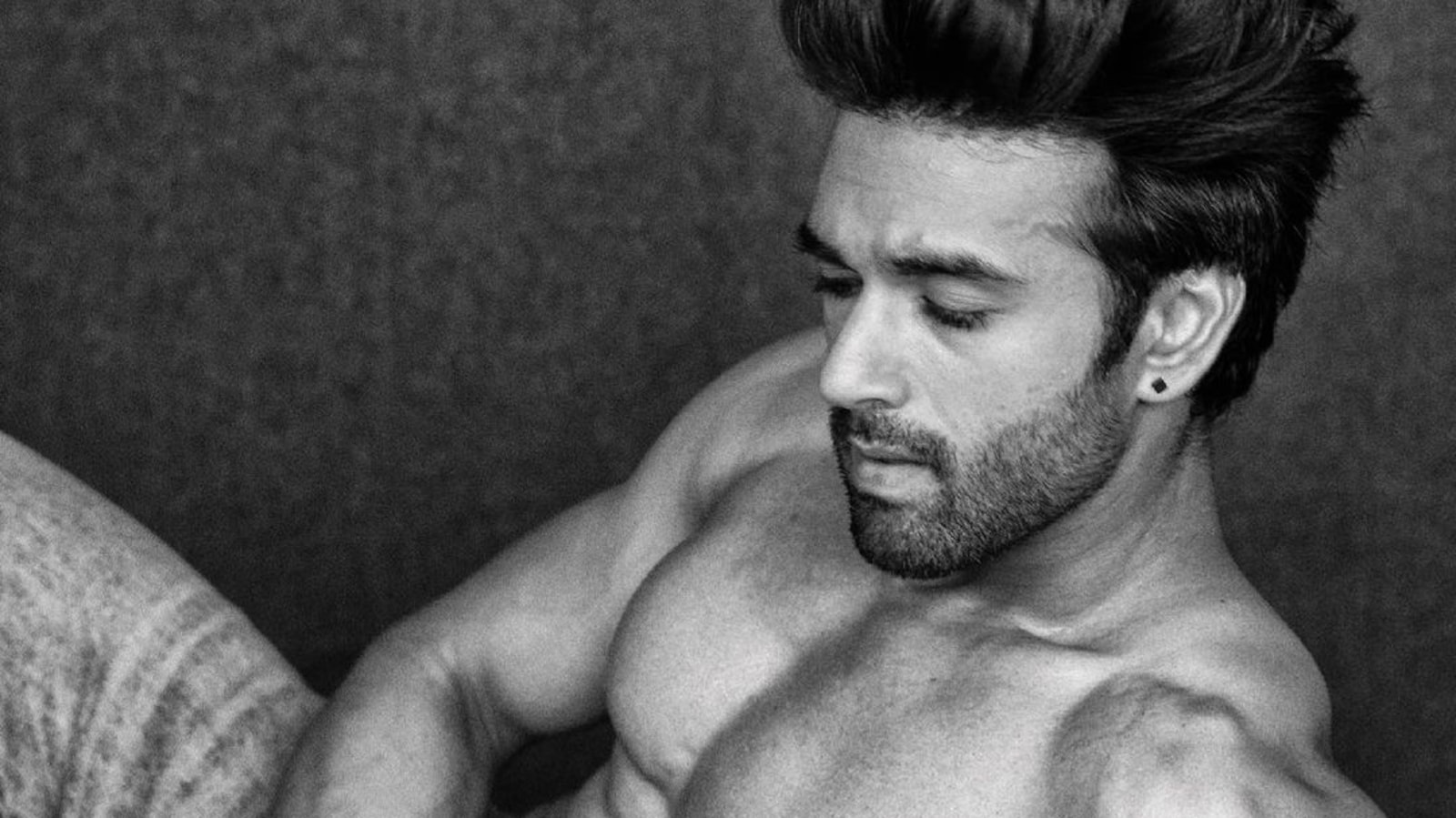 SEE PICS | Pulkit Samrat flaunts chiseled body: Being fit is a ...