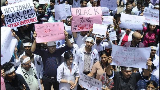 Health professionals will continue to be assaulted till the time the perpetrators are not punished (Representative Image/HT File) Health professionals will continue to be assaulted till the time the perpetrators are not punished (Representative Image/HT File)