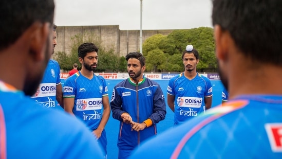 India hockey captain Manpreet Singh with the team.(Hockey India)