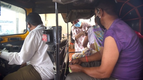 People getting inoculated against Covid-19 at a drive-in vaccination centre, in the parking lot of Growel's 101 Mall, Kandivali, Mumbai on June 25. Meanwhile, the cumulative vaccinations against Covid-19 reached 31,50,45,926, with 61,19,169 people being inoculated on June 25.(Vijay Bate / HT Photo)