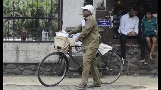 From July 1, postmen to sell vehicle insurance too - Hindustan Times