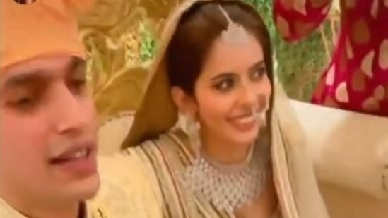 Sana Sayyad marries Imaad Shamsi.