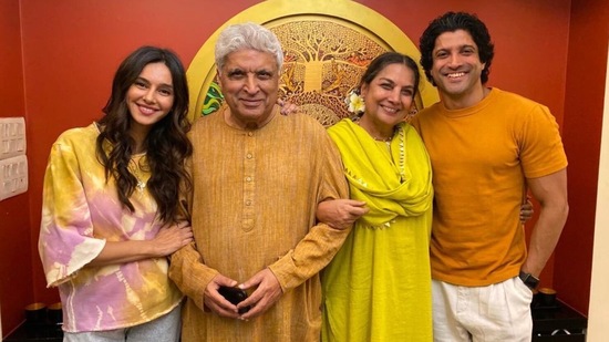 Shibani Dandekar and Farhan Akhtar with Javed Akhtar and Shabana Azmi.