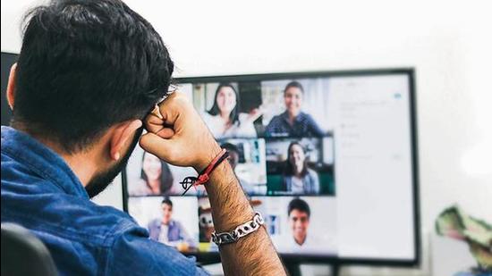 A number of working professionals are compelled to look for a job change amid the pandemic, unable to cope with mounting work pressure. (Photo: Shutterstock (For representational purpose only))