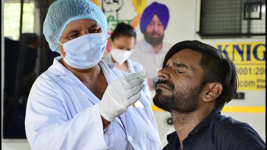 As many as 11,347 people showed up for vaccination at different government and private health facilities in Ludhiana. So far, 11,49,651 people have been vaccinated against Covid. (Representative Image/HT)