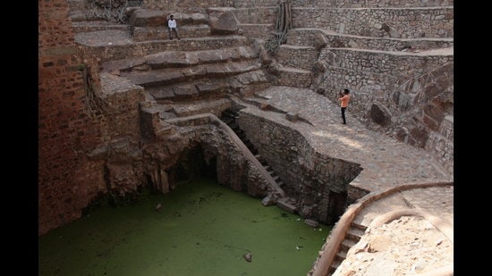 The baoli at Pir Ghaib has little water these days. (Photo: Shivam Saxena/HT) The baoli at Pir Ghaib has little water these days. (Photo: Shivam Saxena/HT)